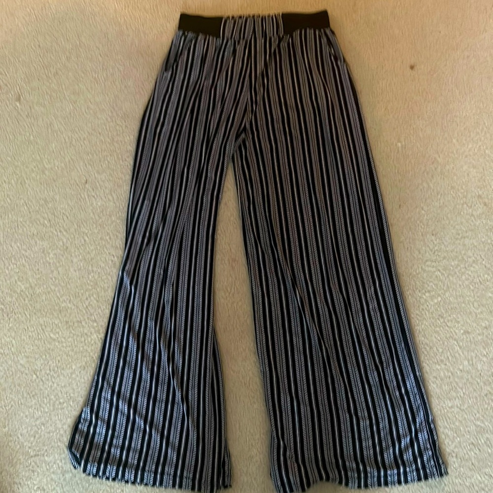 flowy pants size small